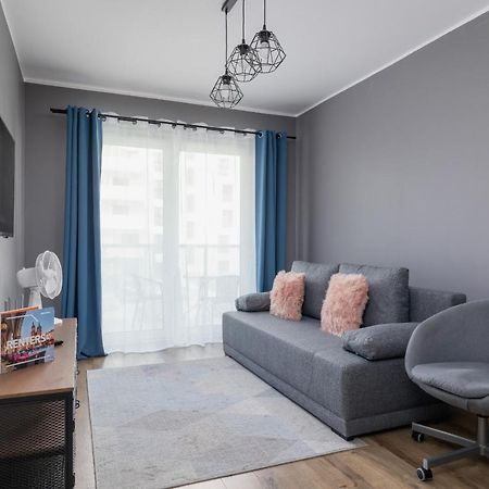 Comfy Apartment Pachonskiego With Parking In Krakow By Noclegi Renters Eksteriør billede