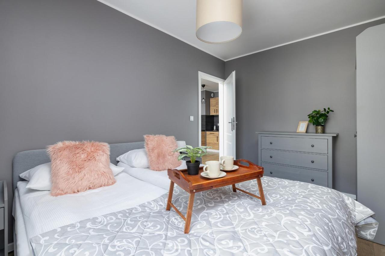 Comfy Apartment Pachonskiego With Parking In Krakow By Noclegi Renters Eksteriør billede