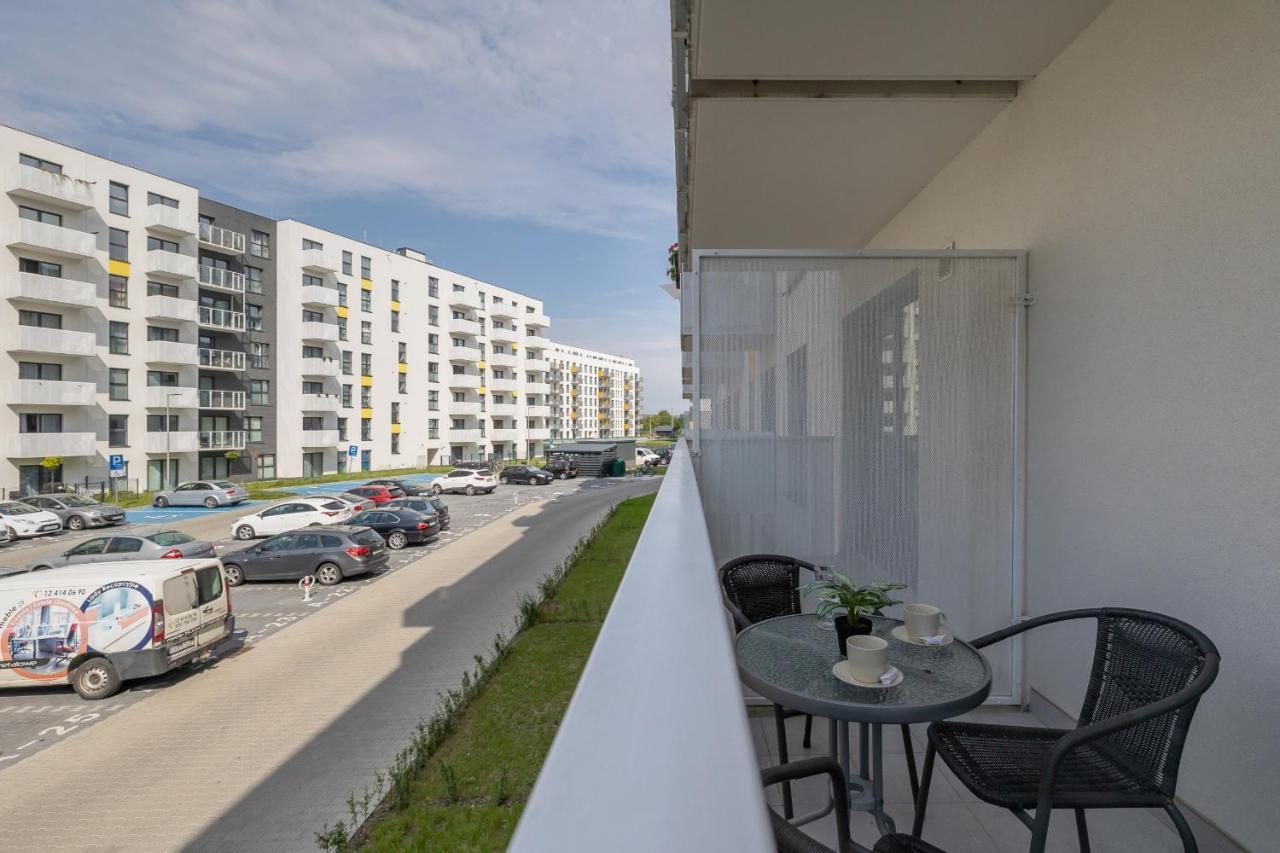 Comfy Apartment Pachonskiego With Parking In Krakow By Noclegi Renters Eksteriør billede