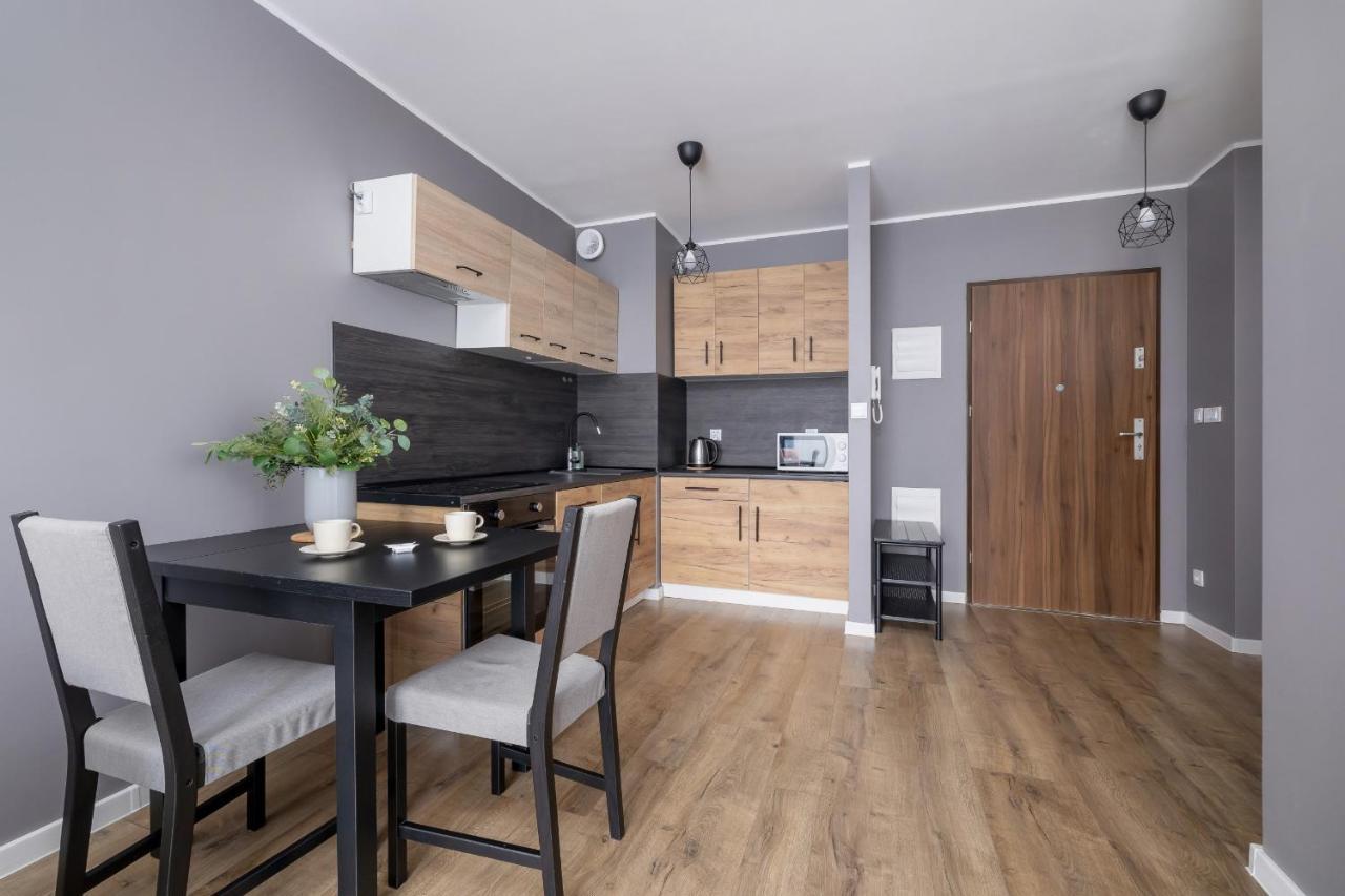 Comfy Apartment Pachonskiego With Parking In Krakow By Noclegi Renters Eksteriør billede