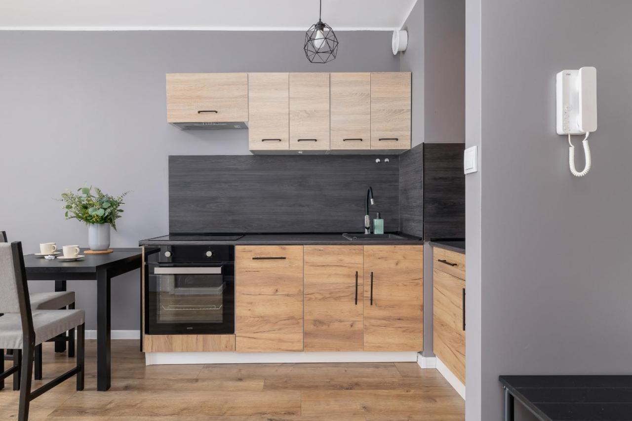 Comfy Apartment Pachonskiego With Parking In Krakow By Noclegi Renters Eksteriør billede