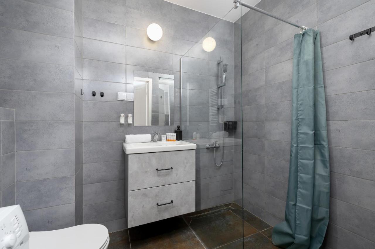 Comfy Apartment Pachonskiego With Parking In Krakow By Noclegi Renters Eksteriør billede